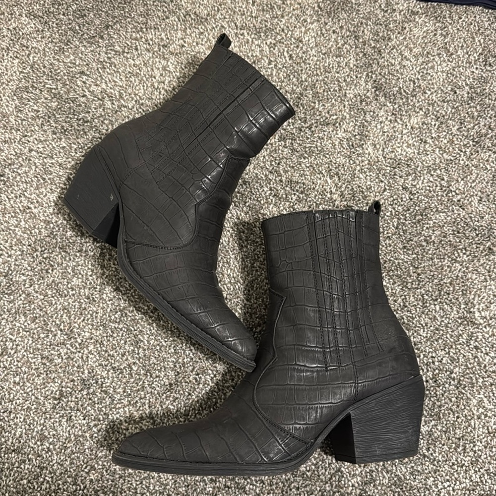 Black Alligator Pattern Booties - image 1